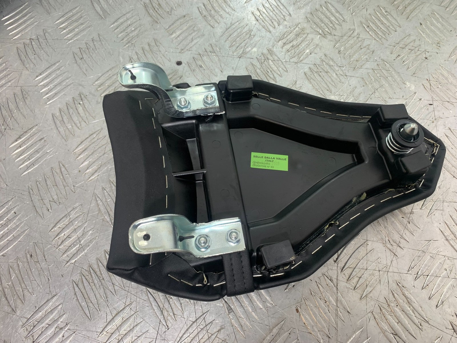 DUCATI 1198 S REAR SEAT  YEAR 2009-2011 (CMB1219)
