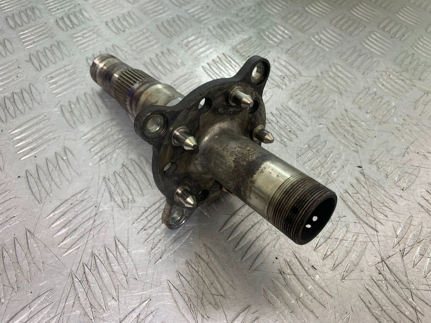 TRIUMPH 1050 SPRINT GT REAR WHEEL SPINDLE  YEAR 2010-2016 (CMB1250)
