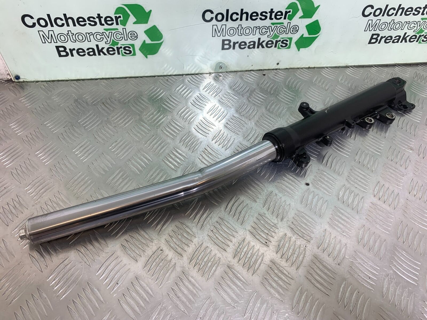 SUZUKI DL 650 V-STROM RIGHT FORK (BENT)  YEAR 2016 (STOCK 996)