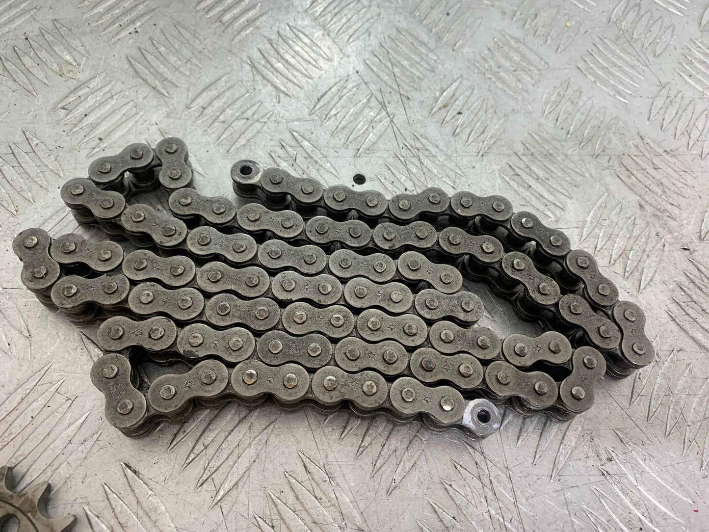 DUCATI 848 CHAIN AND FRONT SPROCKET   YEAR 2008-2010 (CMB1323)