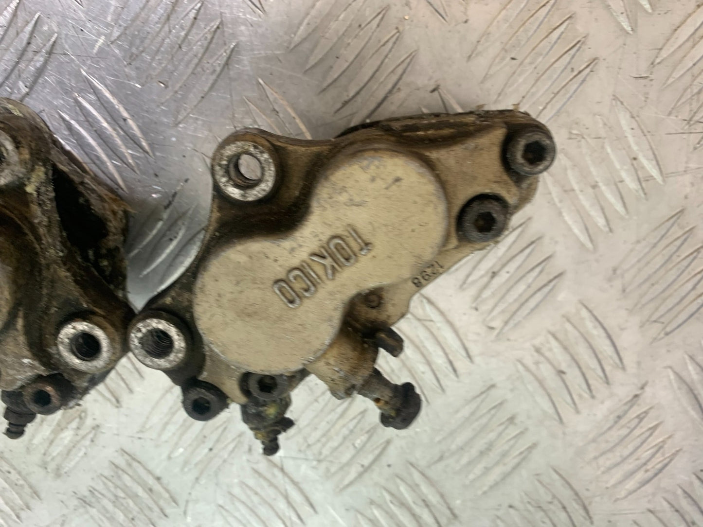 KAWASAKI ZX6R ZX6 F FRONT BRAKE CALIPERS (SOLD AS PART)  YEAR 1995-1997(CMB1169)