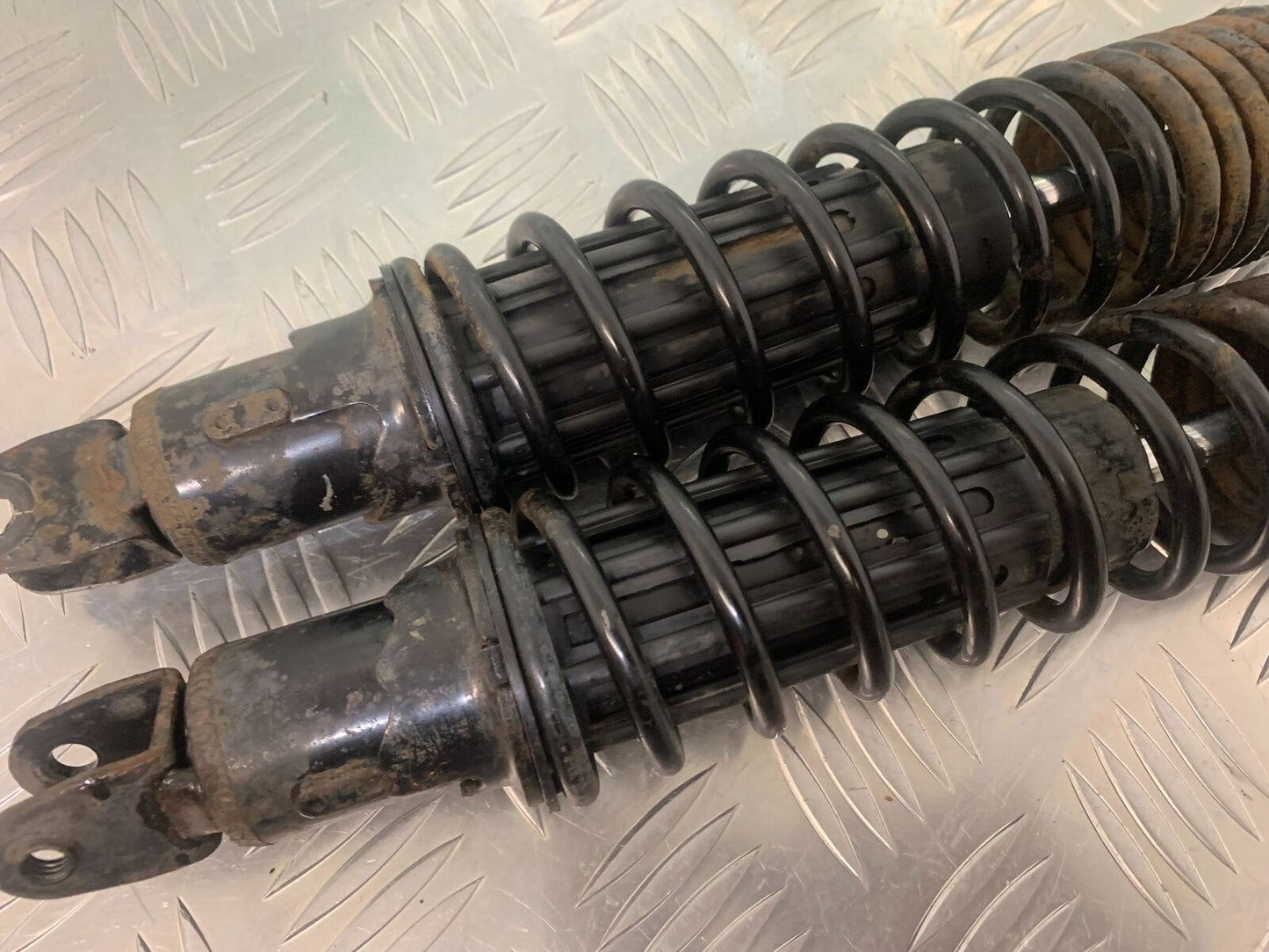 YAMAHA YP125 R X MAX REAR SHOCKS  YEAR 2014 (STOCK 949)