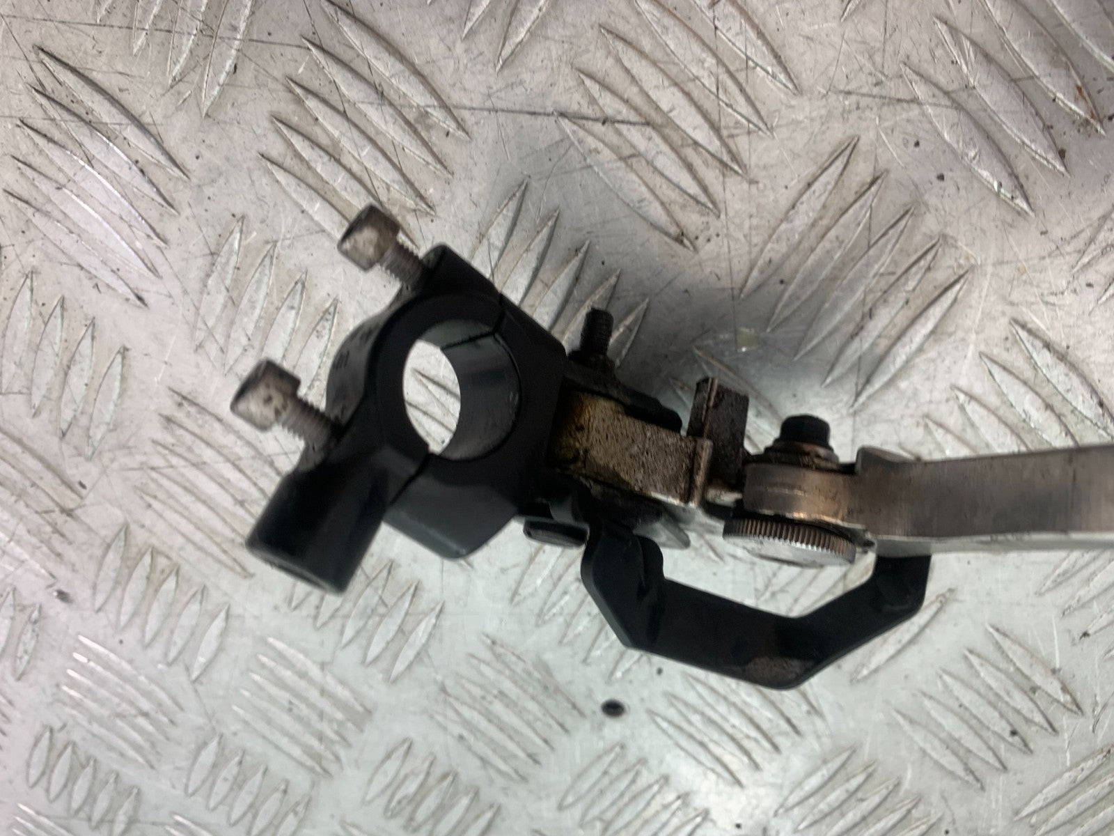 TRIUMPH TIGER 800 XRT CLUTCH LEVER AND BRACKET   2018-2020 (CMB1193)