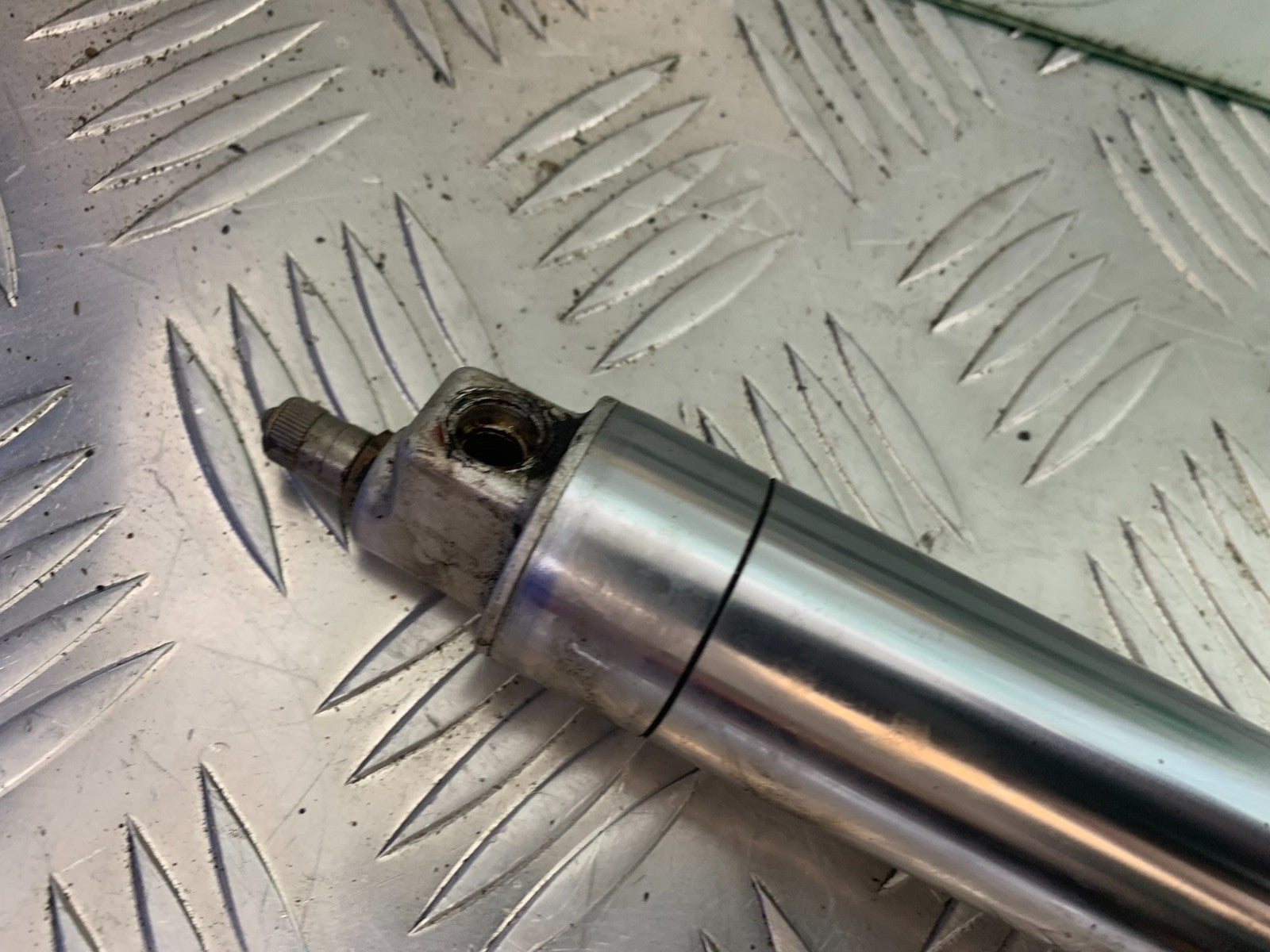 HONDA GL500 GL 500 SILVERWING RIGHT FORK   YEAR 1981-82  (CMB1168)
