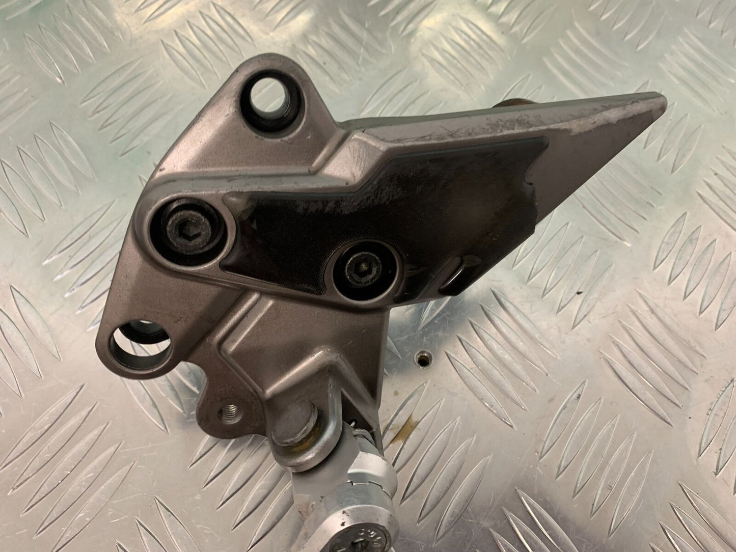 KAWASAKI Z1000 SX FRONT LEFT HANGER YEAR 2011-16 (STOCK 942)