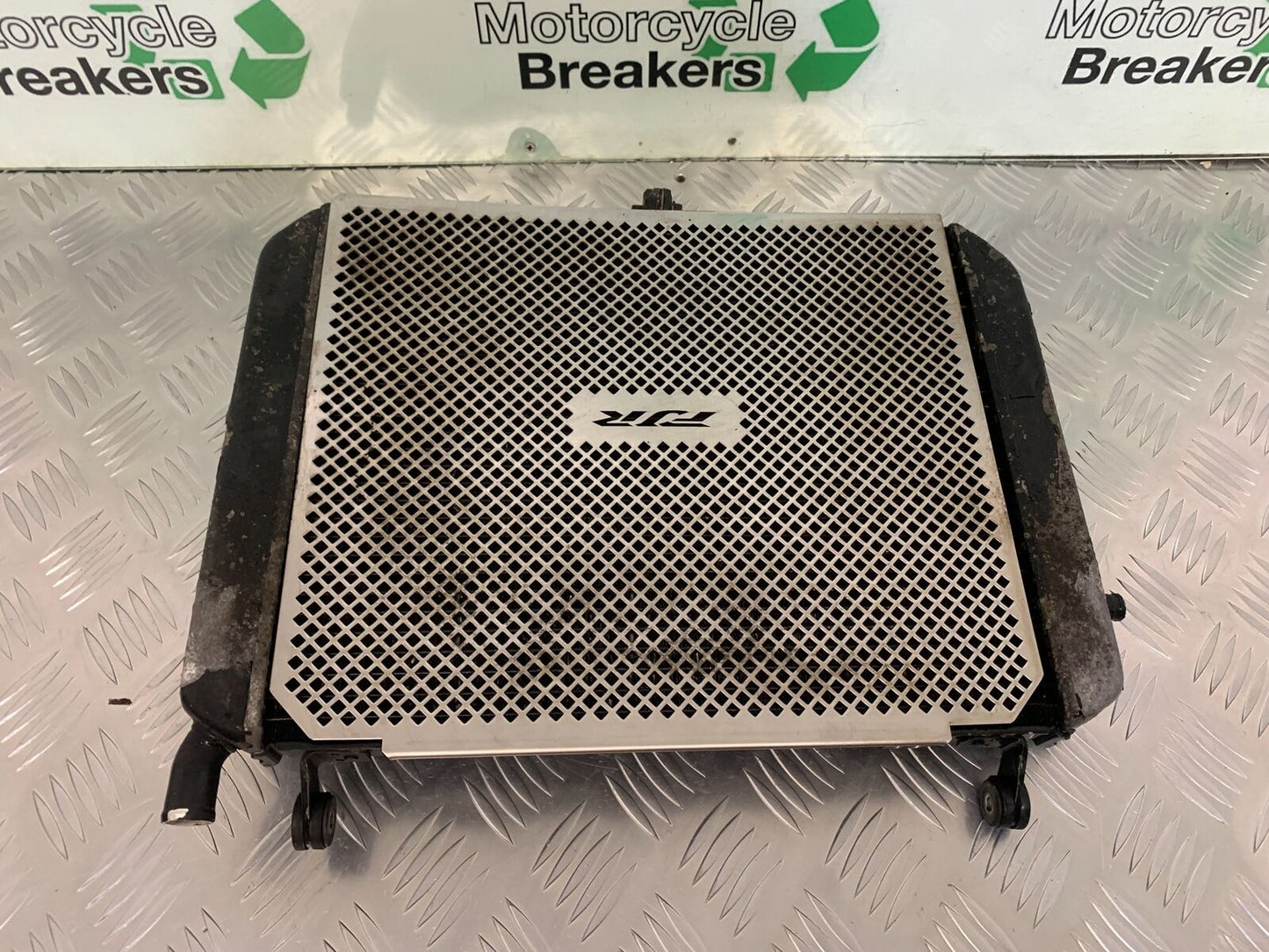 YAMAHA FJR1300 FJR 1300 RADIATOR  YEAR 2001-05 (STOCK 946)