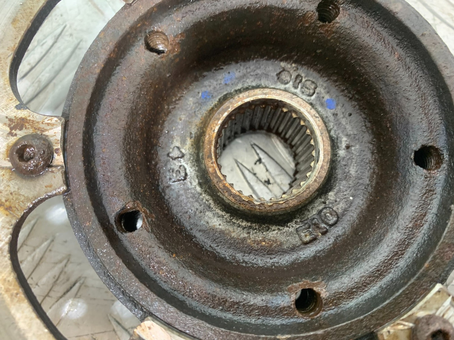 PIAGGIO VESPA GTS 125 REAR DISC AND HUB  YEAR 2009-2014  (CMB1261)