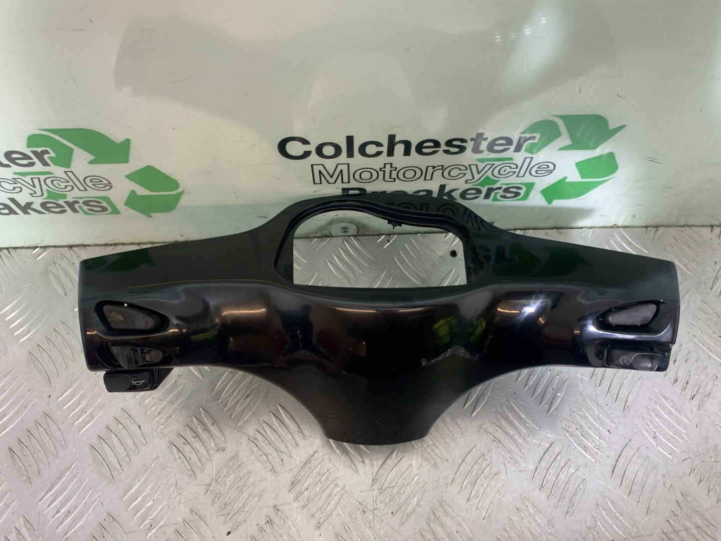 PIAGGIO VESPA LXS S 50 CLOCKS SURROUND & SWITCHES    YEAR 2007-2016 (CMB1290)