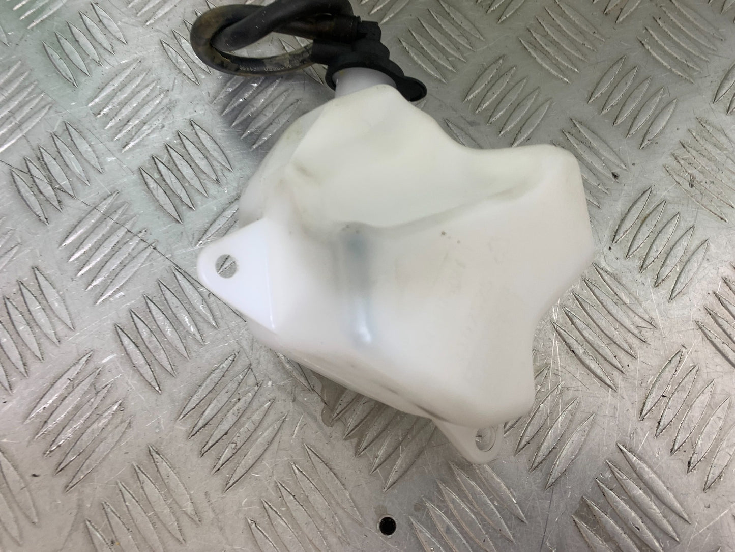 TRIUMPH TRIDENT 660 COOLANT BOTTLE  YEAR 2021-2024 (CMB1148)