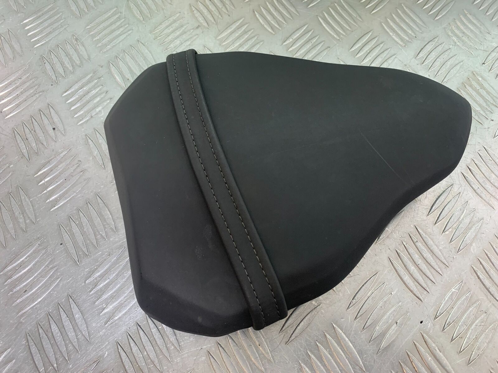 DUCATI STREETFIGHTER 848 REAR SEAT  YEAR 2011-2016 (CMB1050)