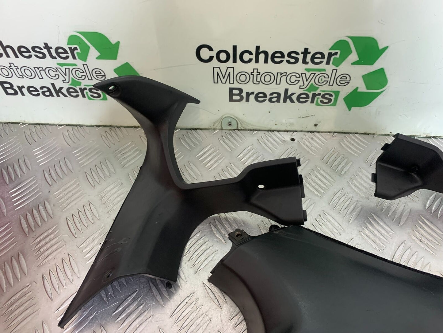 HONDA CBR1100 BLACKBIRD TOP FAIRING INFILLS  YEAR 1999-2005 (CMB1103)