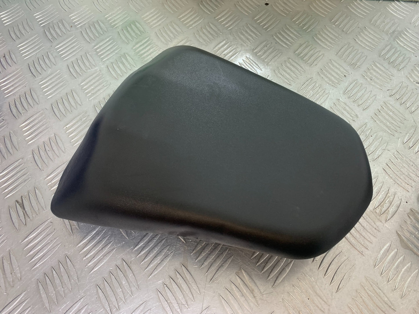 HONDA CBR500R CBR 500 R REAR SEAT  YEAR 2012-16 (CMB1151)