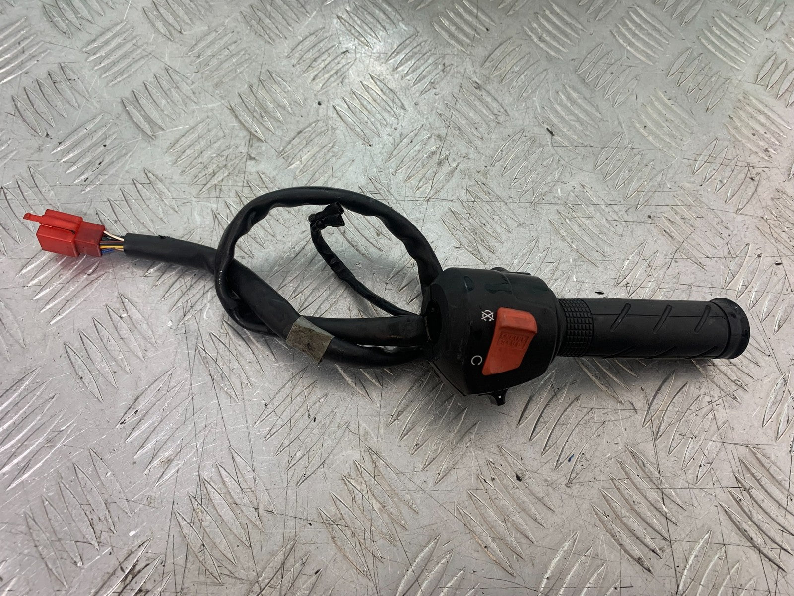 HONDA VFR800 PRE V-TEC RIGHT SWITCH GEAR  YEAR 1998-2001 (CMB1233)