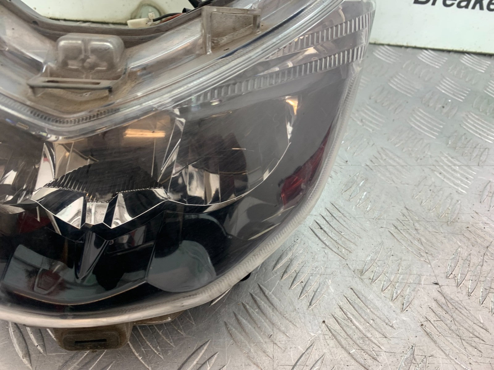 YAMAHA XMAX 125 XMAX-125 HEADLIGHT   YEAR 2015-2020  (CMB1266)