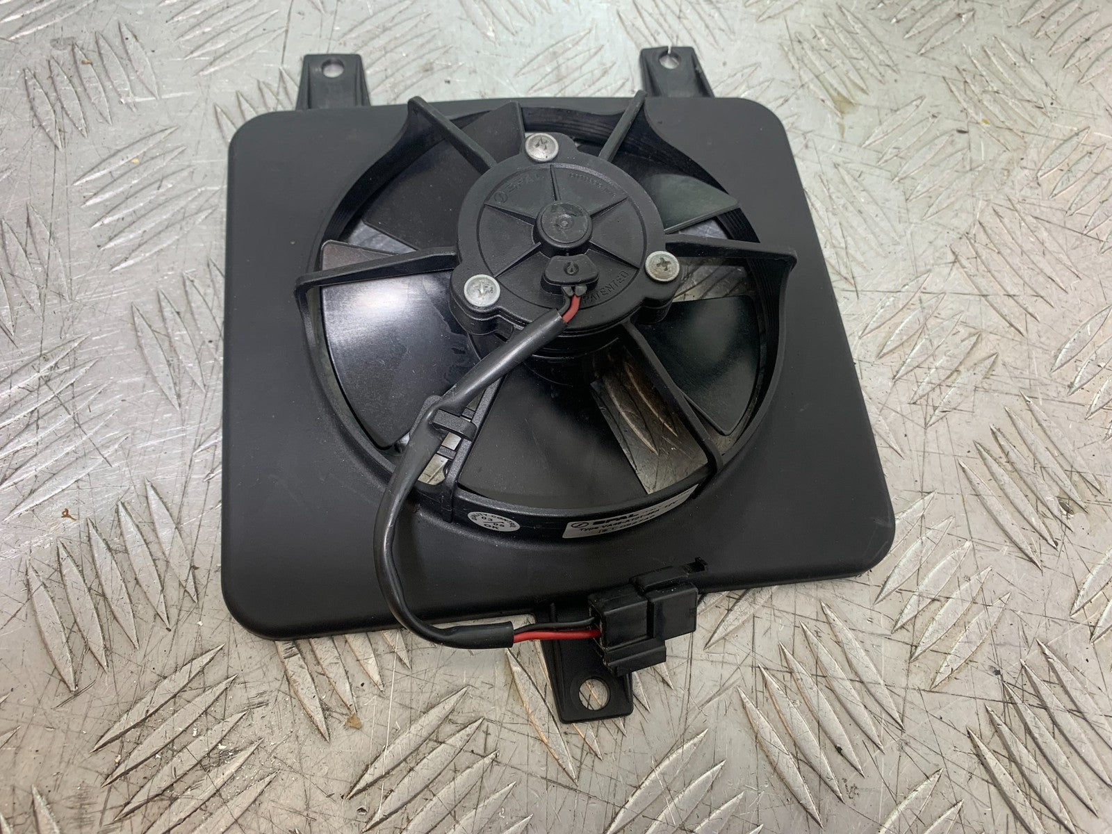TRIUMPH 1050 SPEED TRIPLE RADIATOR FAN  YEAR 2005-2007 (CMB1322)