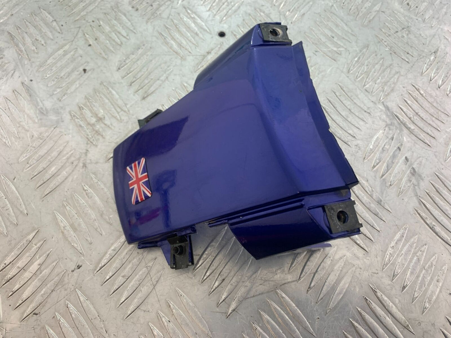 TRIUMPH 955i SPRINT ST TAIL PIECE JOINER  YEAR 1999-2004 (CMB1124)