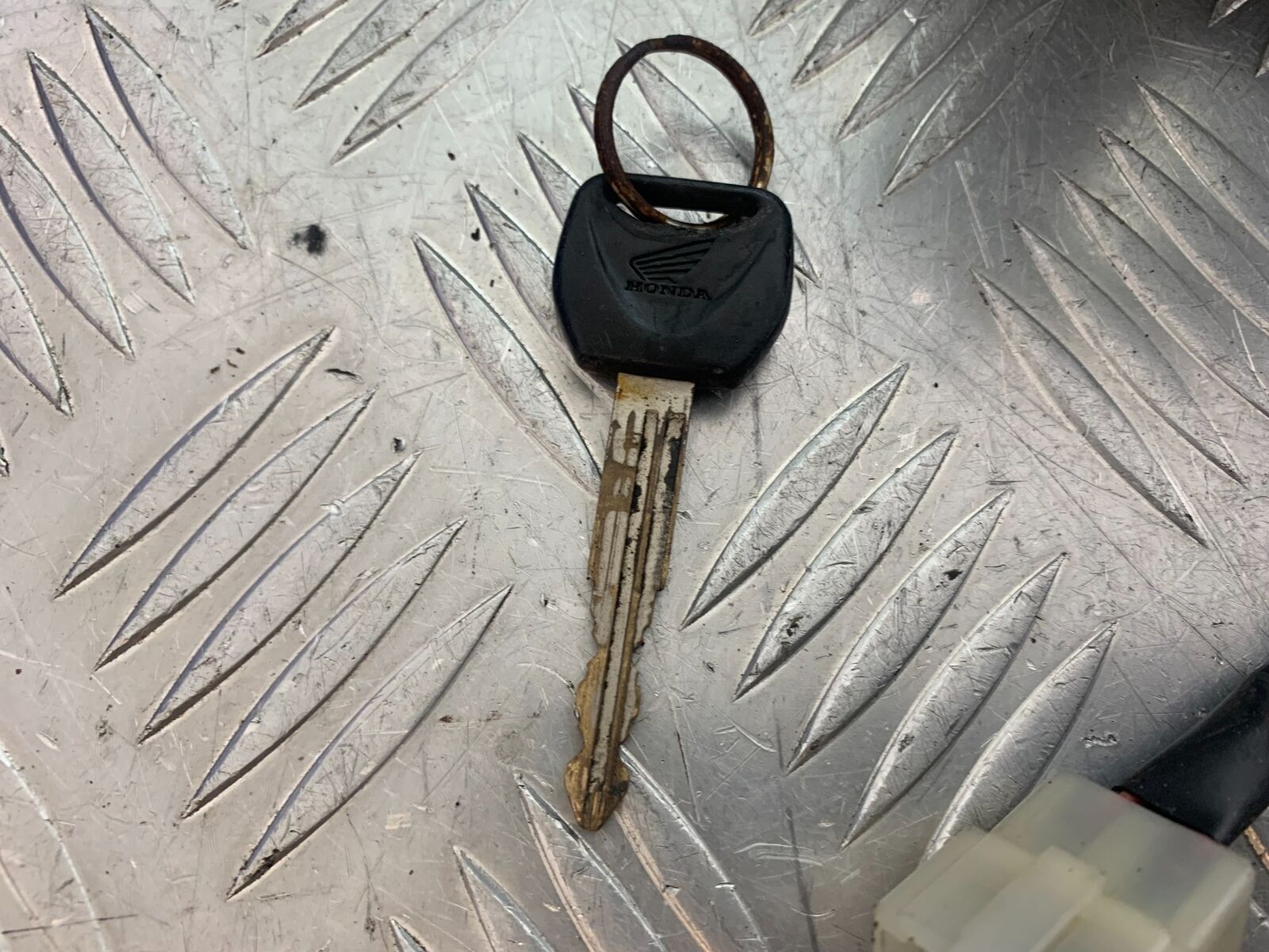HONDA CB600 CB 600 HORNET LOCKS AND KEY  YEAR 1998 -2002 (CMB1126)