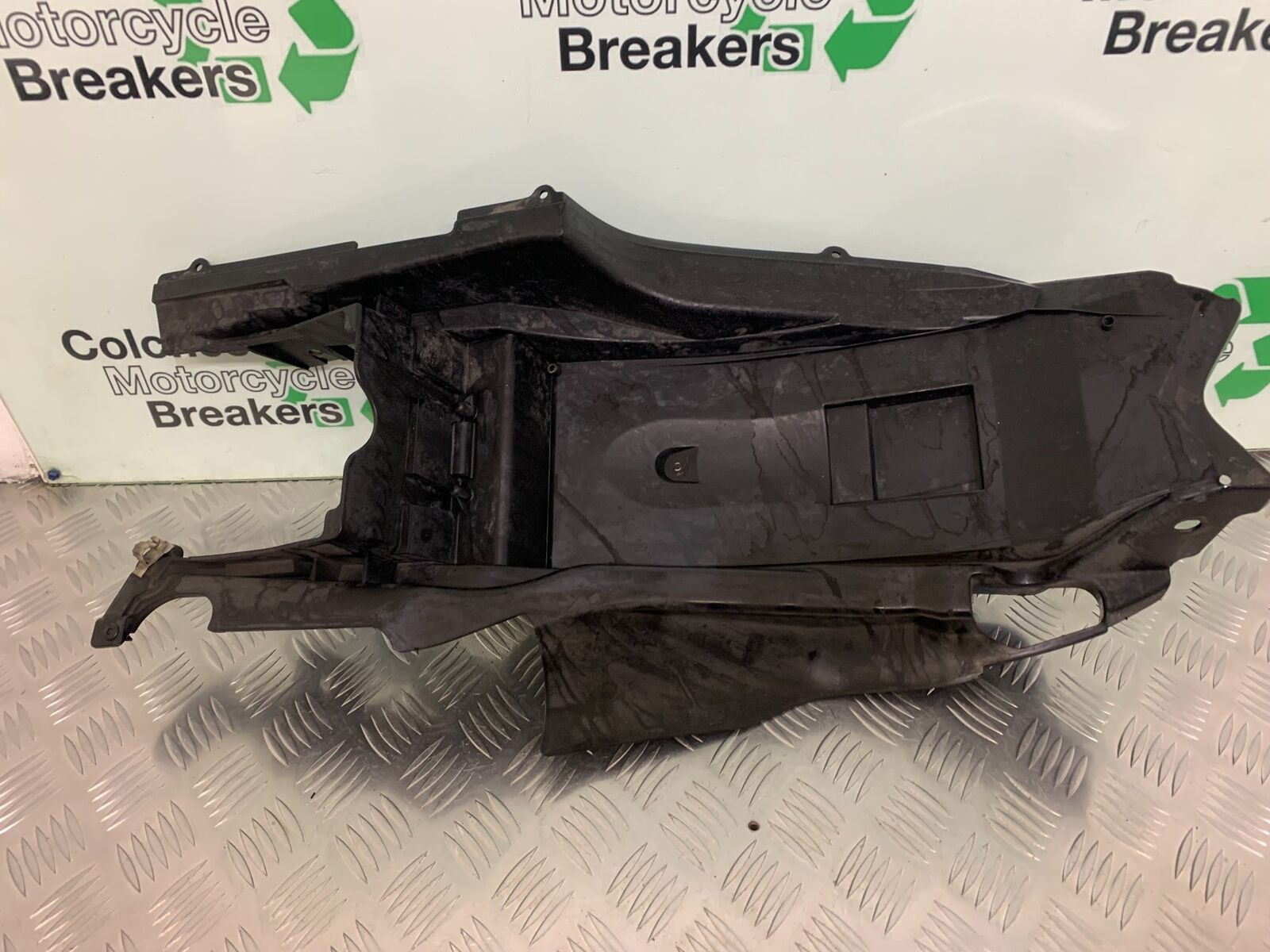 SUZUKI DL 650 V-STROM UNDERTRAY YEAR 2006 2011 (STOCK 954)