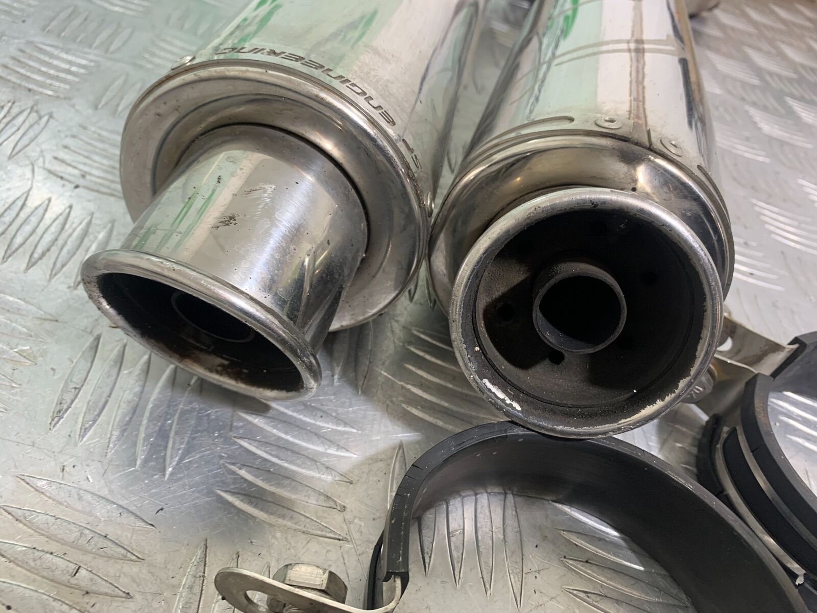 YAMAHA XJR1300 XJR 1300 SILENCERS   YEAR 1999-2003 (CMB1119)
