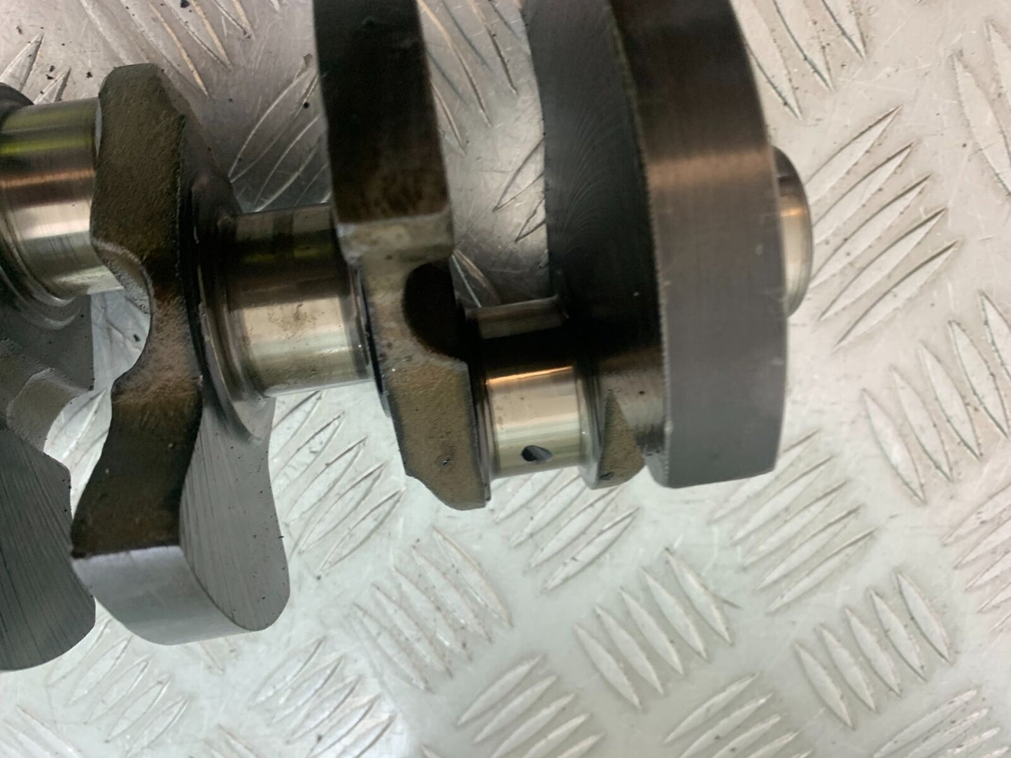 TRIUMPH 955i SPRINT ST CRANKSHAFT   YEAR 1999-2004 (STOCK 735)