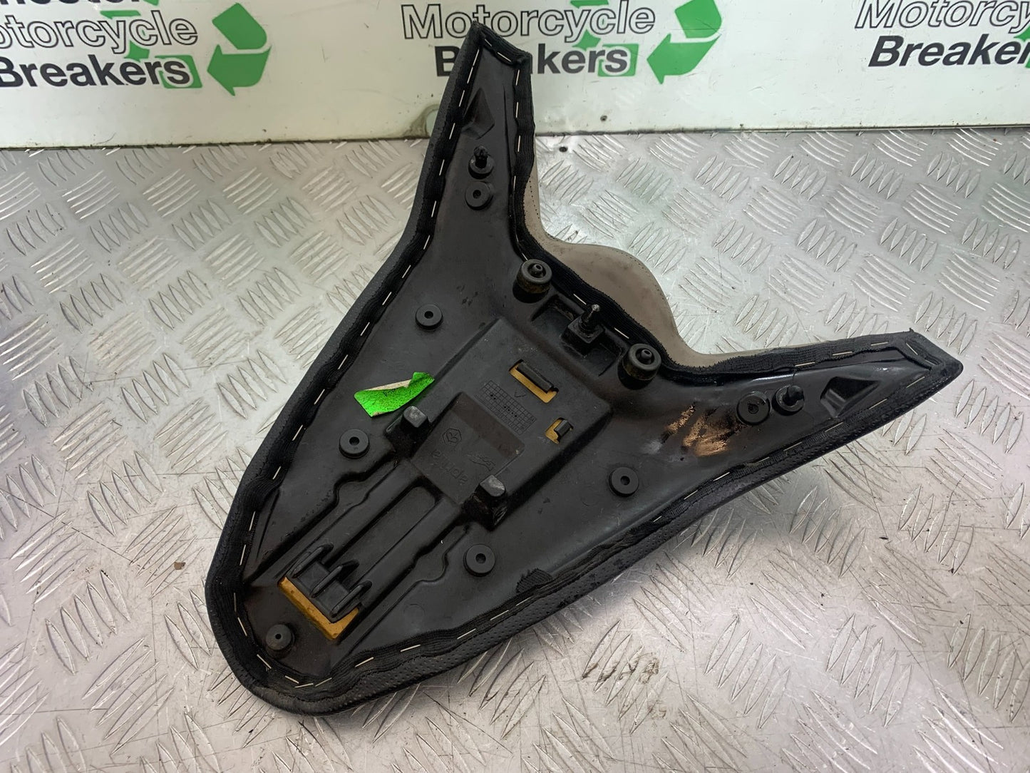 APRILIA TUONO 1000 V4 REAR SEAT   YEAR 2013-2014  (CMB1239)