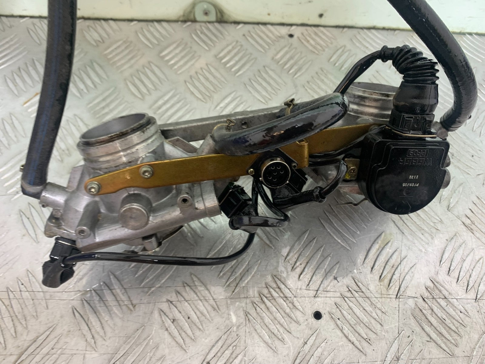 DUCATI 996 SPS 748 916 998 THROTTLE BODIES  1999-2000 (CMB1209)