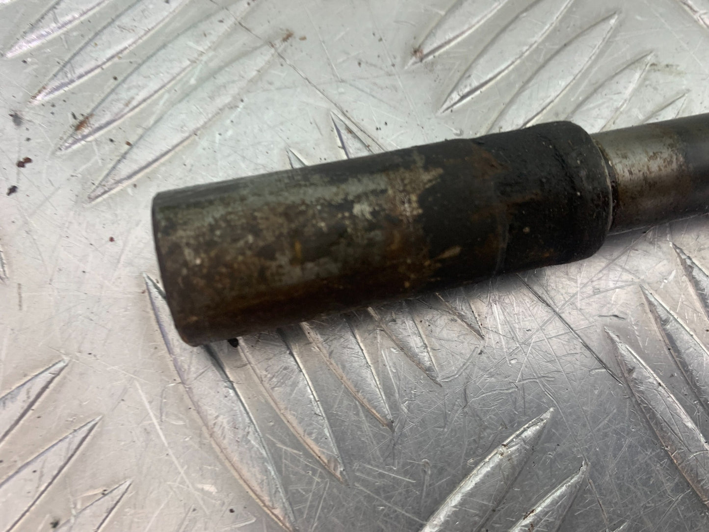 HONDA CX500 CX 500 FRONT WHEEL SPINDLE   YEAR 1978 1981 (CMB1137)