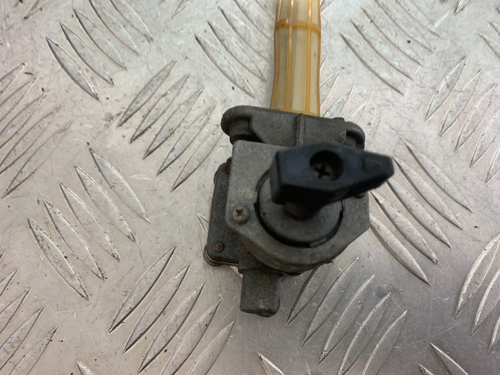 YAMAHA XJR1300 XJR 1300 PETROL TAP   YEAR  1999-2003 (CMB1119)