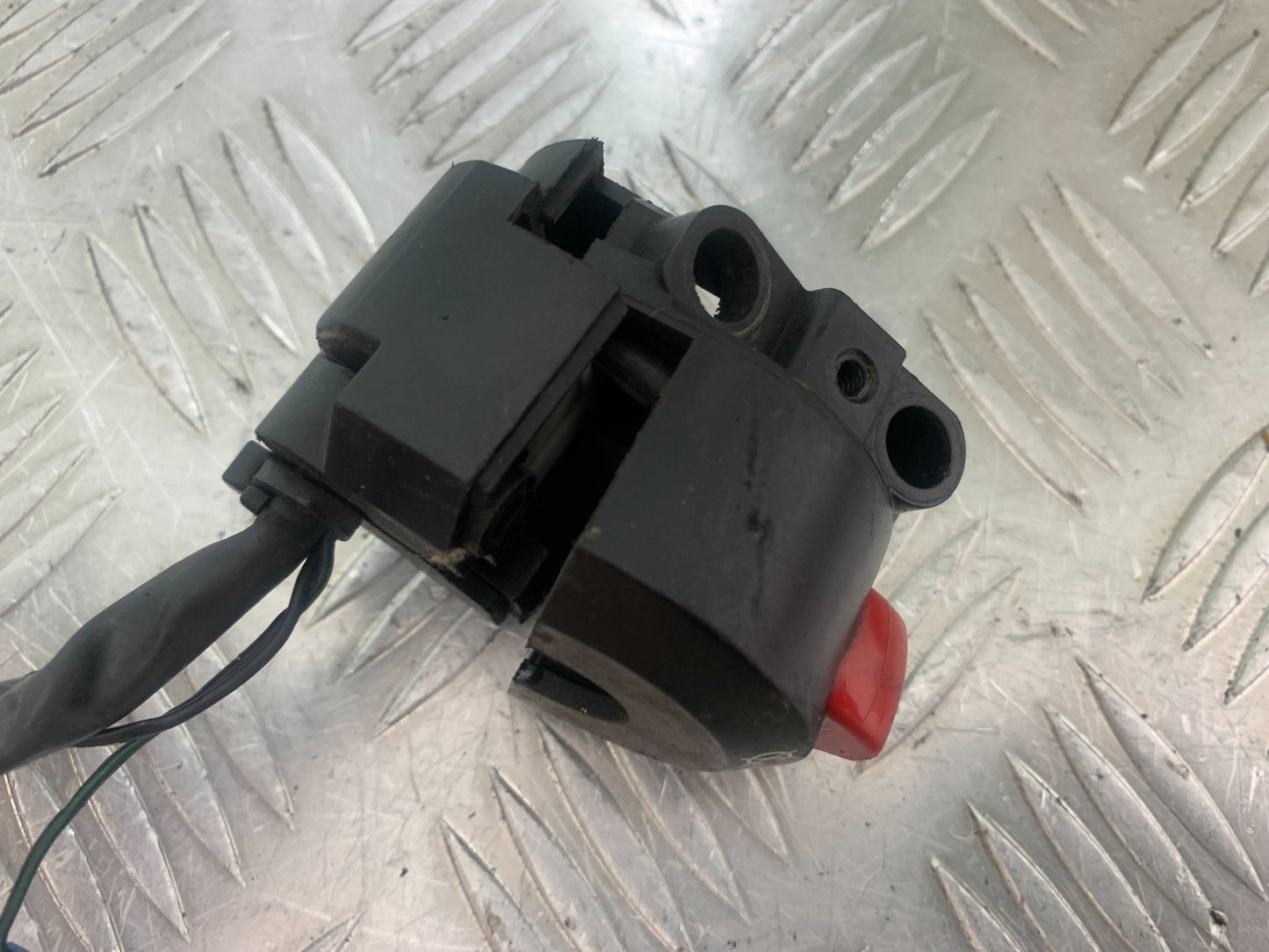 SUZUKI GSF650 GSF 650 RIGHT SWITCH GEAR YEAR 2007-2009  (CMB1161)