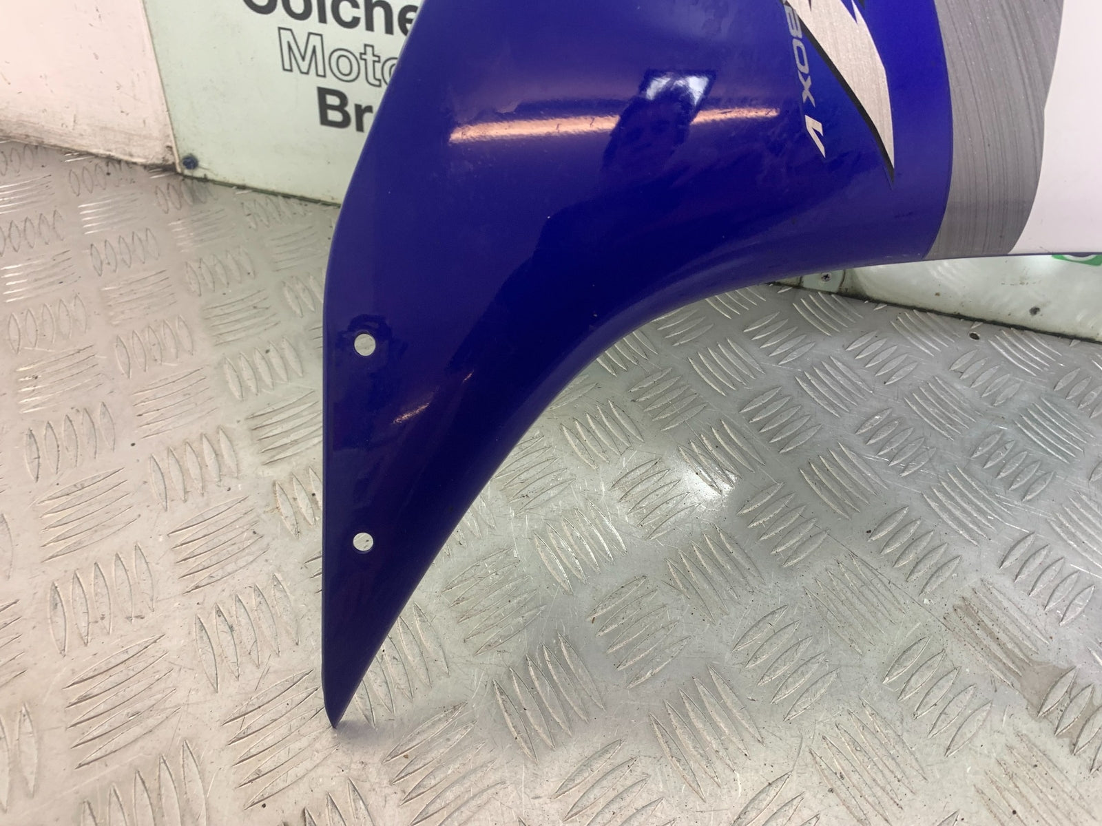 YAMAHA YZF R1 RIGHT FAIRING PANEL YEAR 2004-2006 (CMB1155)