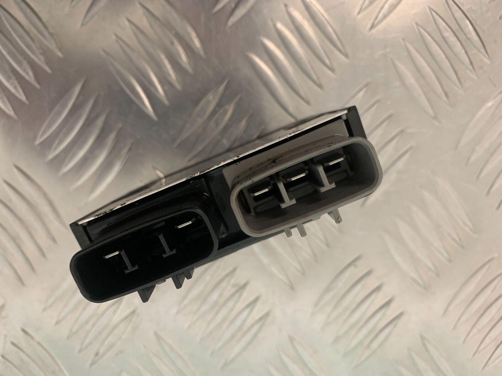 HONDA CBR650 R CBR 650R REGULATOR  YEAR 2019-2020 (STOCK 952)
