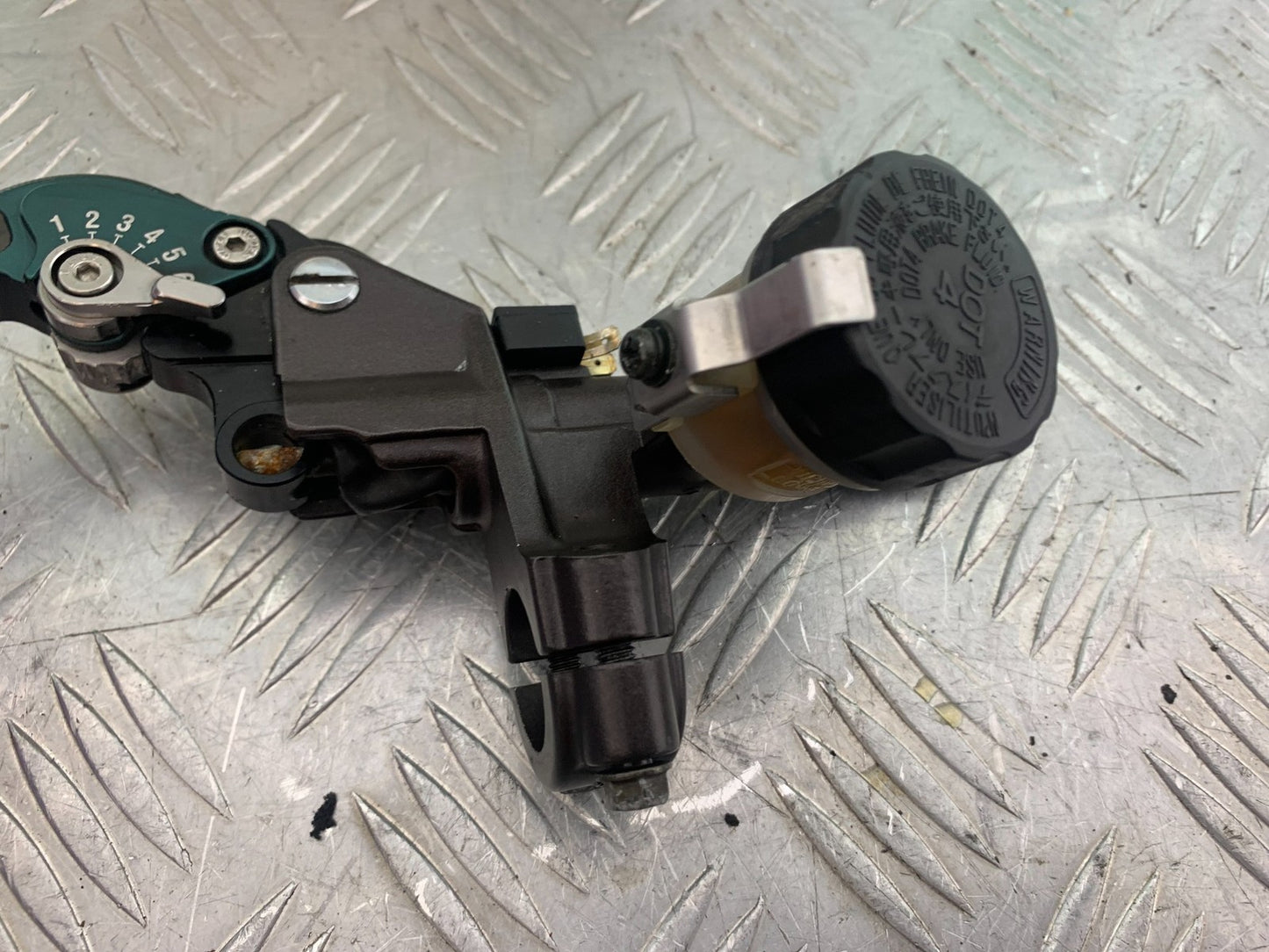 HONDA CBR1000 rr FIREBLADE CLUTCH MASTER CYLINDER   YEAR 2006 (CMB1220)