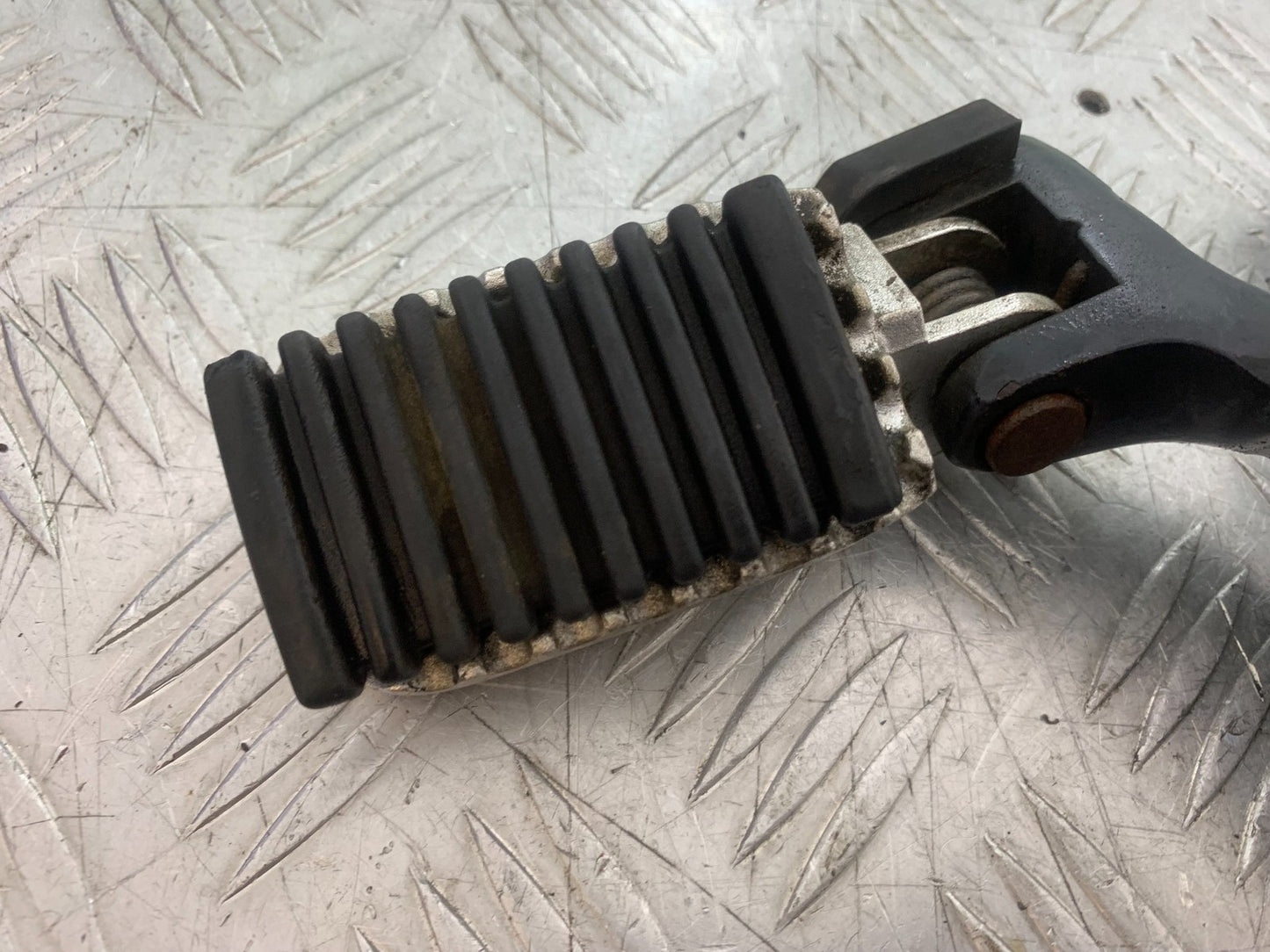 SINNIS TERRAIN 125 FRONT FOOTPEGS  YEAR 2017-2020 (CMB1241)