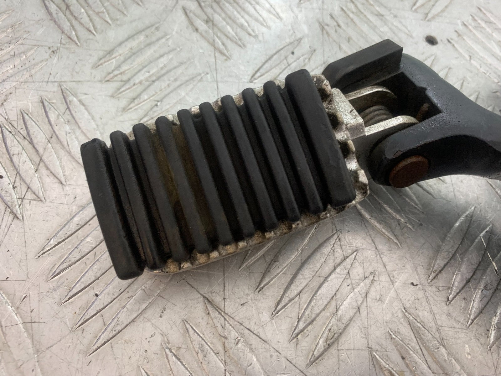 SINNIS TERRAIN 125 FRONT FOOTPEGS  YEAR 2017-2020 (CMB1241)