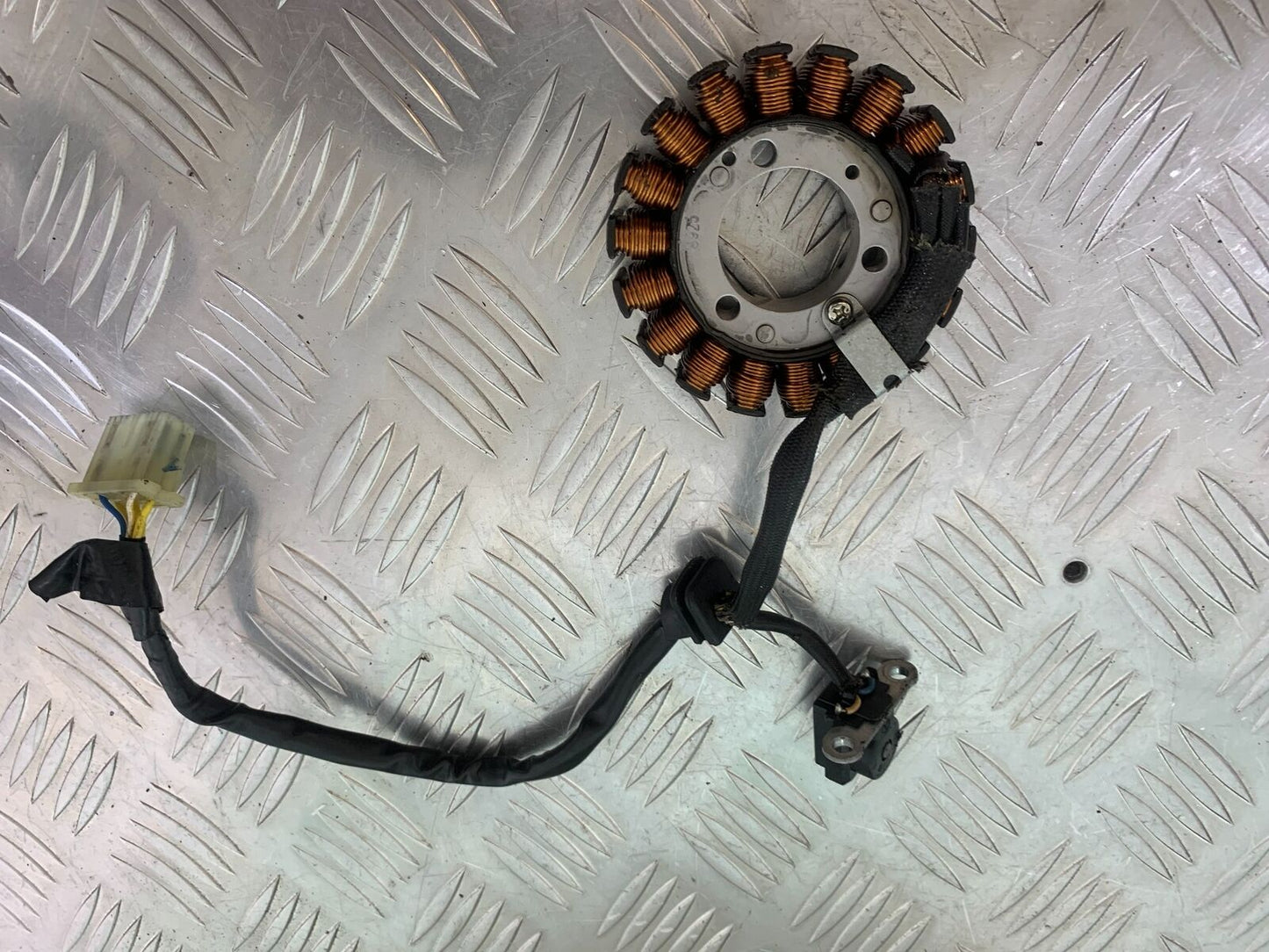 HONDA CBR125 CBR 125 GENERATOR  YEAR 2007-10 (CMB1004)