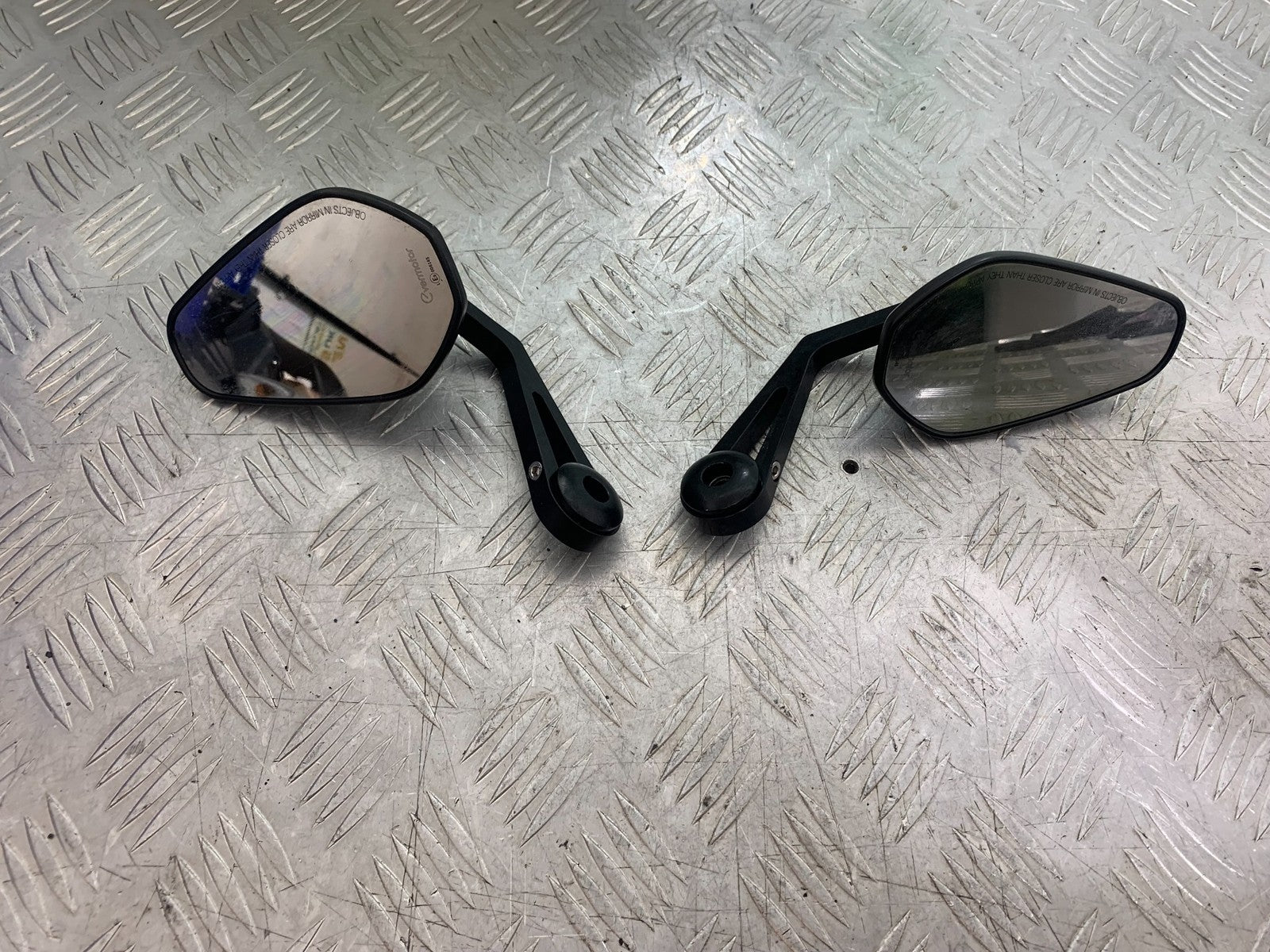 TRIUMPH 675 STREET TRIPLE R MIRRORS  YEAR 2013 - 2016 (CMB1221)