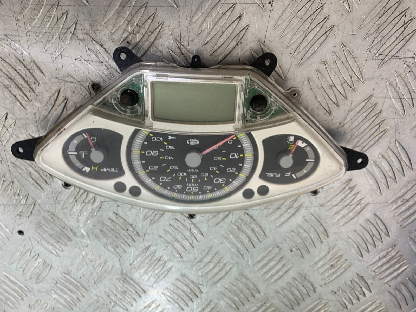 YAMAHA XMAX 250 XMAX 250 CLOCKS SPEEDO DASH   YEAR 2006-09 (CMB1201)