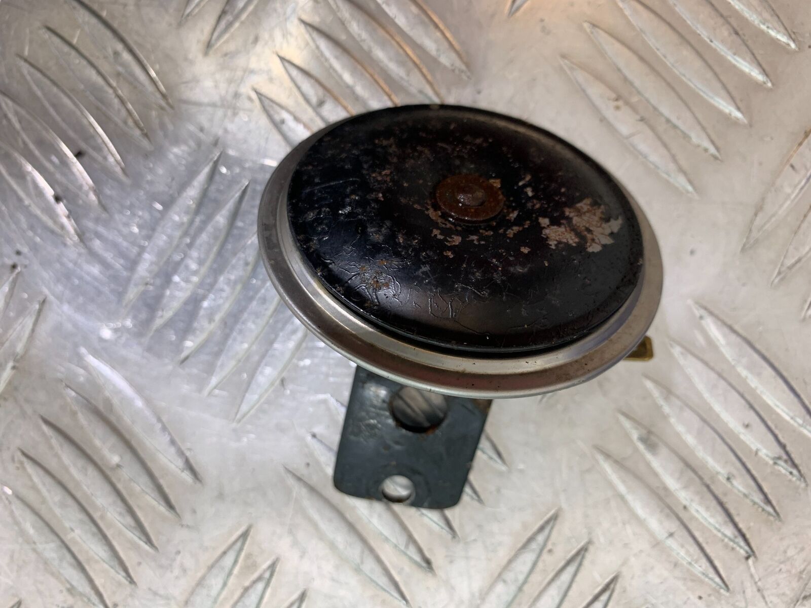 SUZUKI GSF650 GSF 650 HORN  YEAR 2005-06  (CMB1028)