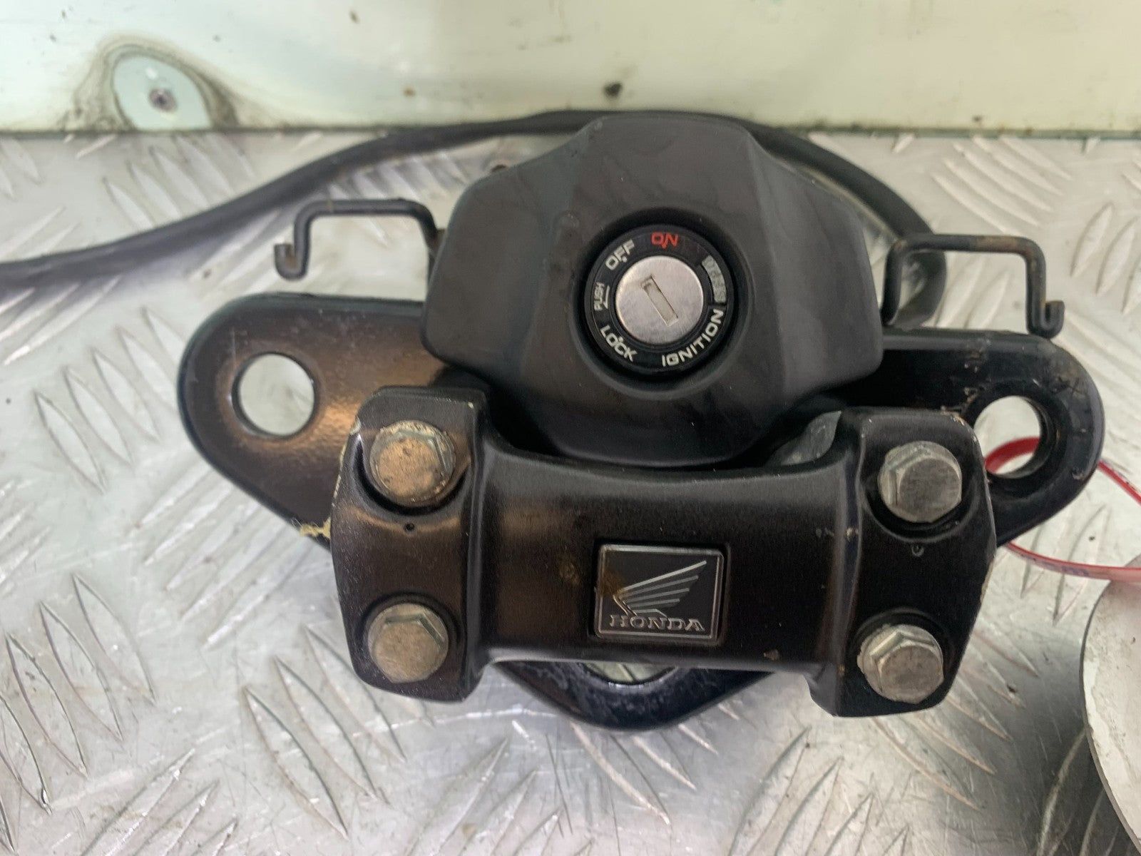 HONDA CBF125 CBF 125 LOCK SEAT AND KEY  YEAR 2009-14  (CMB1172)