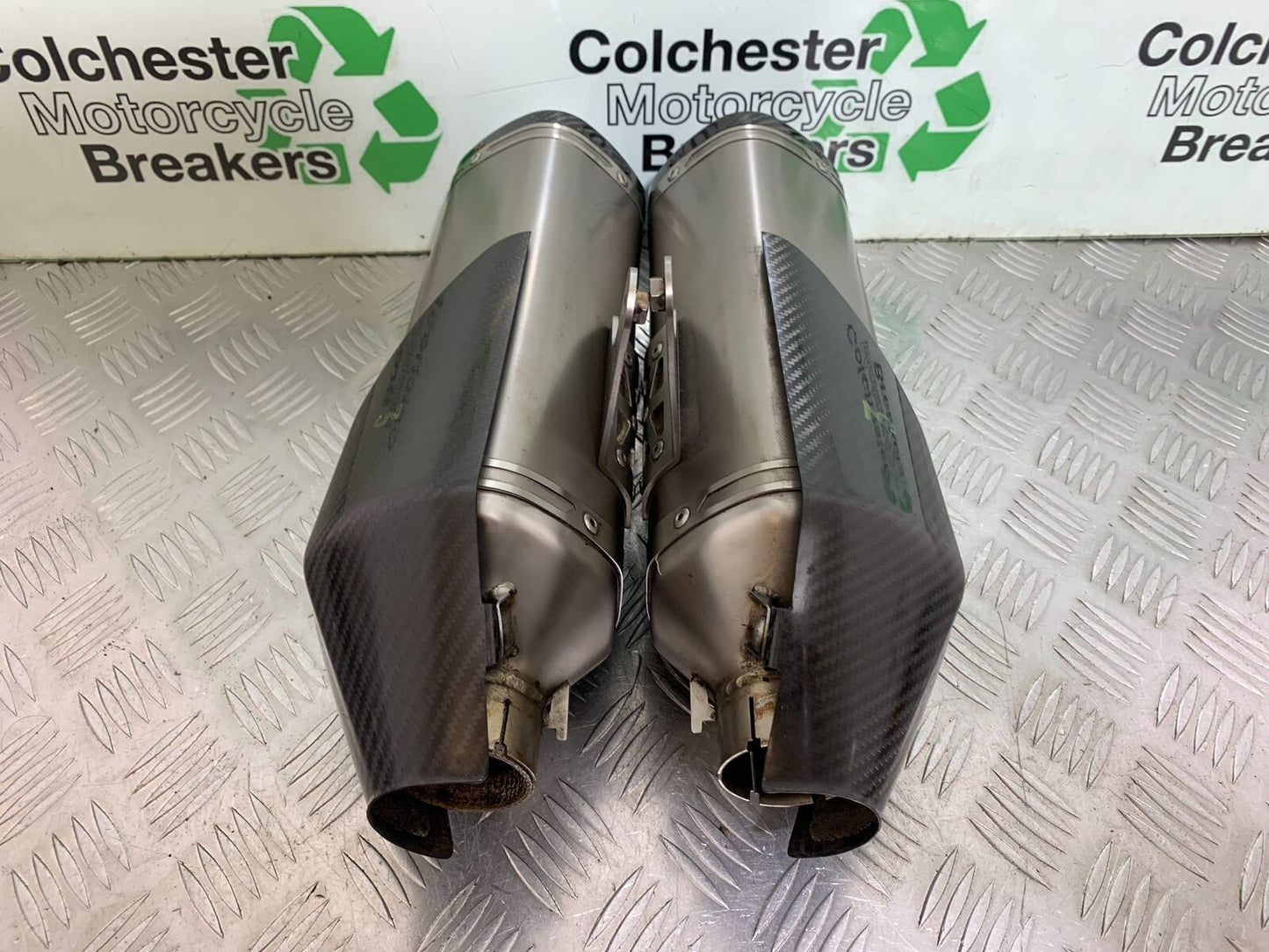 TRIUMPH 1050 SPEED TRIPLE RS  ARROW SILENCERS YEAR 2018-2020 (CMB1029)