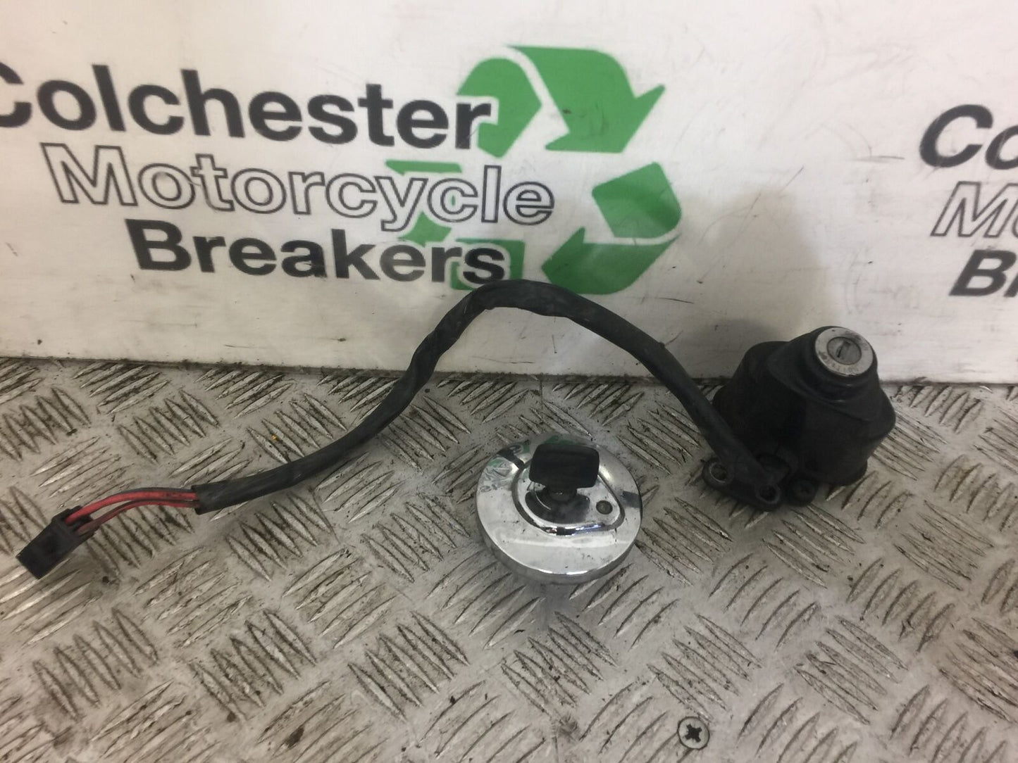HONDA VT750 VT 750 SHADOW LOCKS AND KEY YEAR 1998 (STOCK 402)