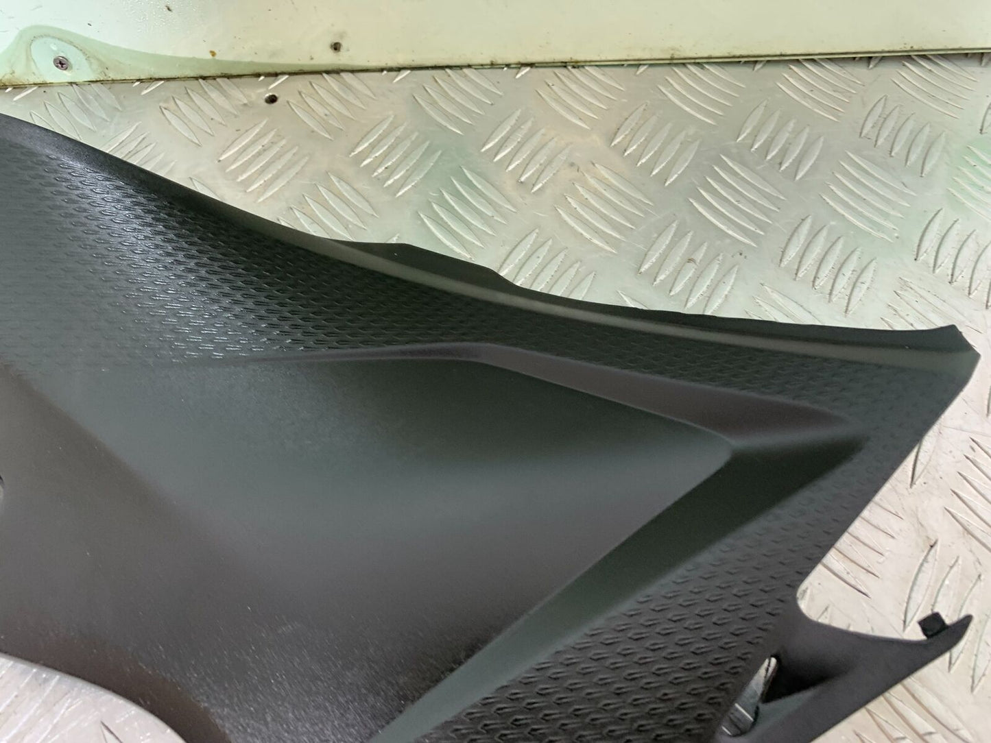 HONDA CBR500R CBR 500 R LEFT FRAME COVER  YEAR 2012-16 (CMB1048)