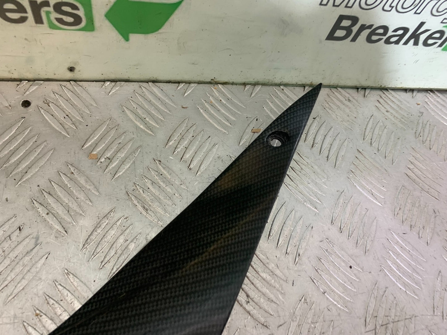 APRILIA TUONO 1000 V4R RIGHT SEAT PANEL YEAR 2011-13  (CMB1316)