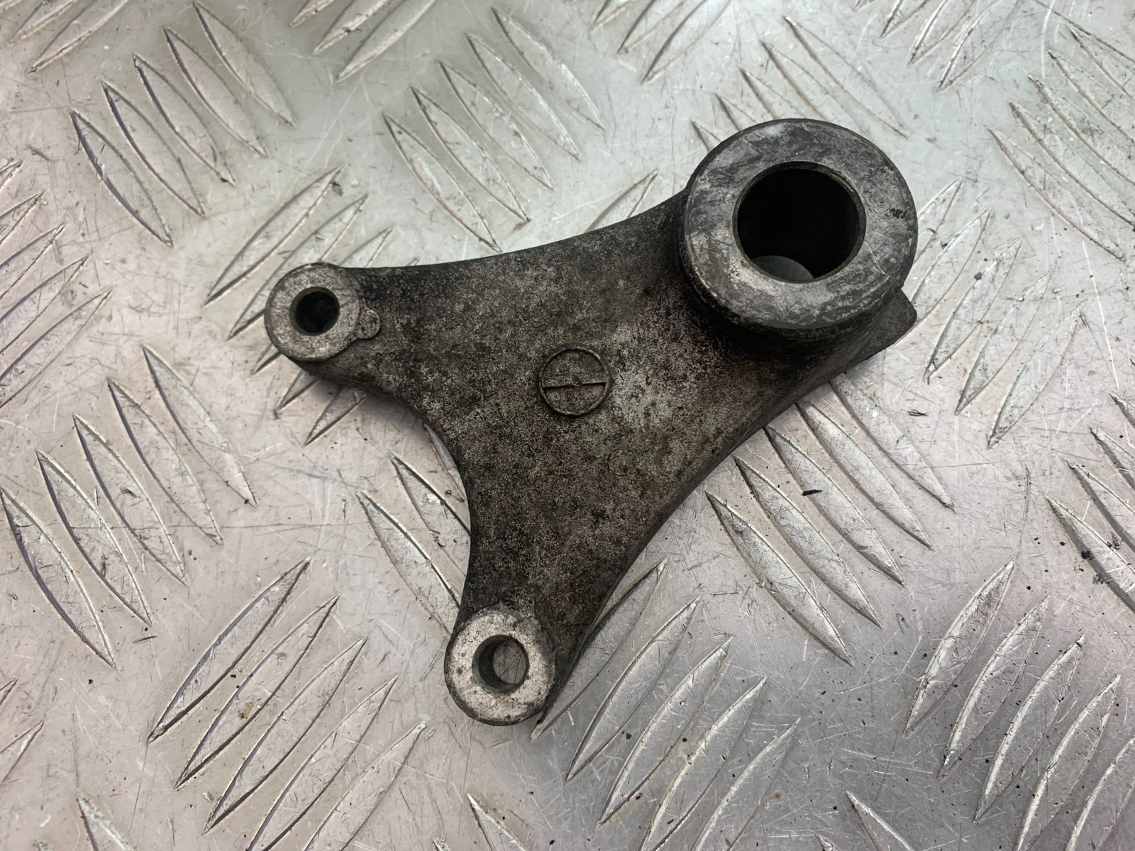 SUZUKI GSF600 GSF 600 BANDIT REAR CALIPER BRACKET  YEAR 2001-2003 (CMB1157)