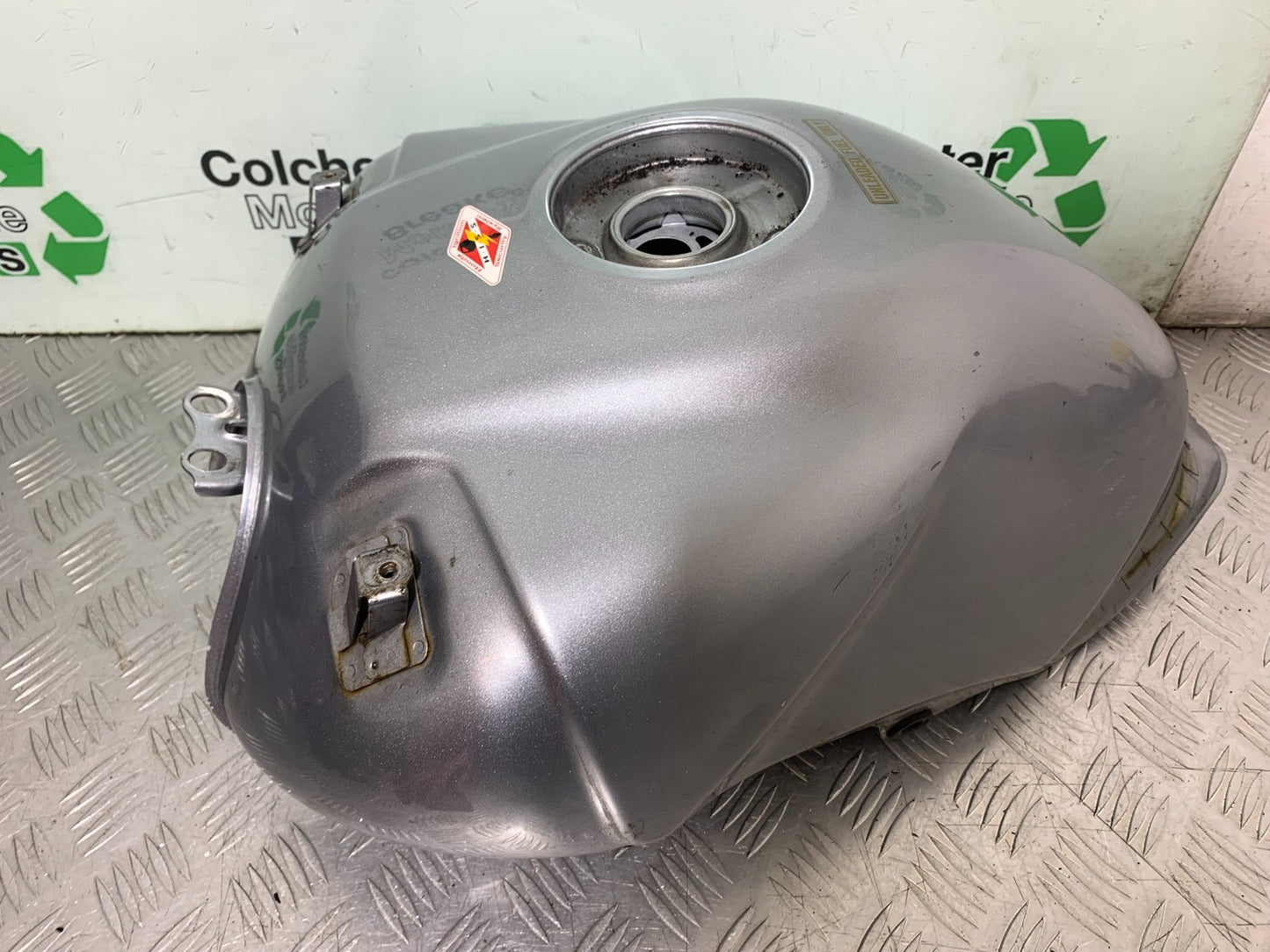 HONDA CBF600 CBF 600 PETROL TANK   YEAR 2004 -07 (CMB1247)
