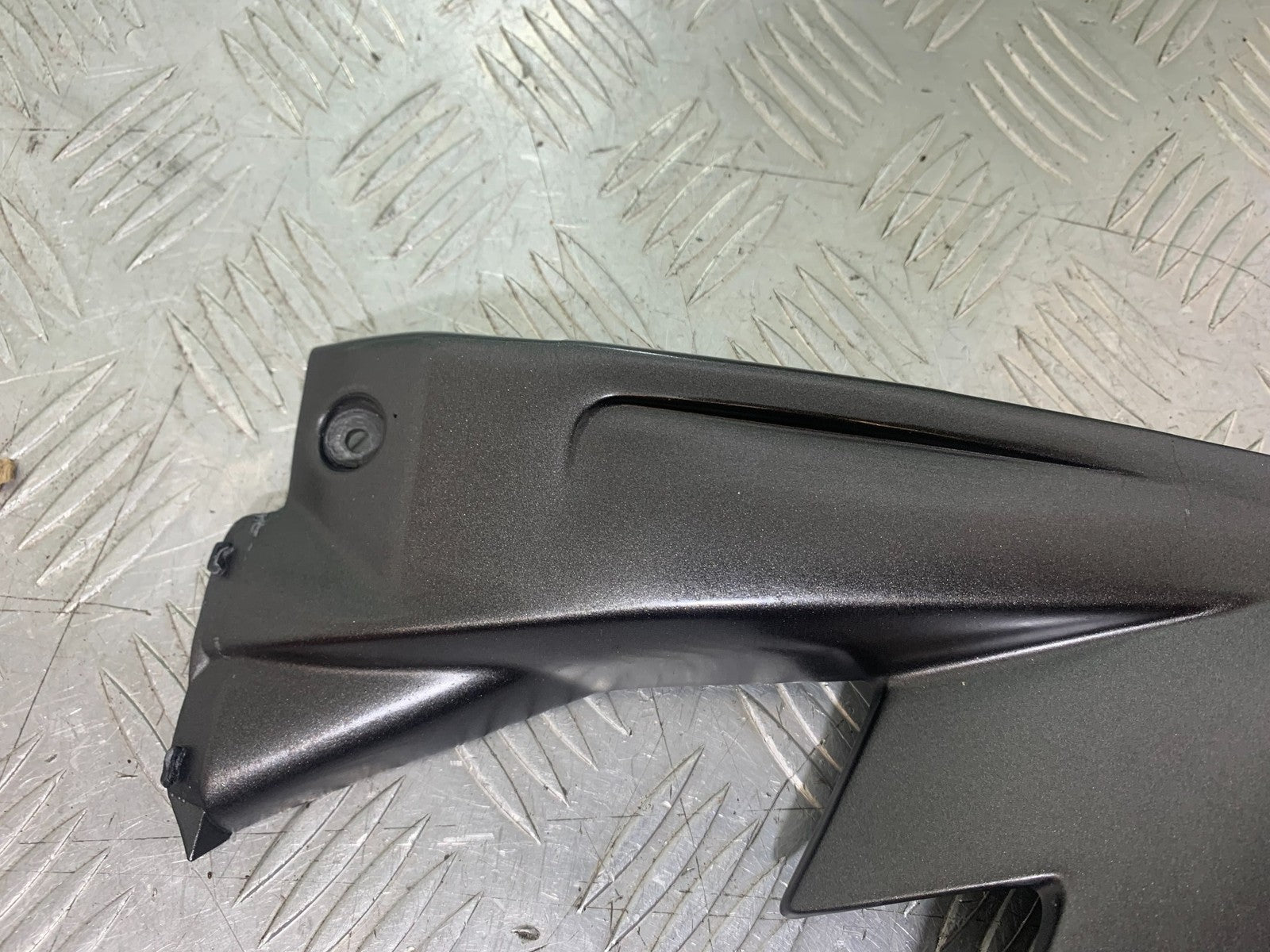 KAWASAKI ZX10R ZX10 R RIGHT FAIRING INFILL PANEL  2008-2010 (CMB1206)