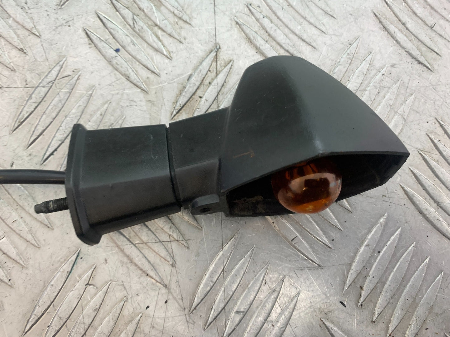 SUZUKI GSF600 GSF 600 BANDIT FRONT RIGHT INDICATOR  YEAR 2001-2003 (CMB1157)