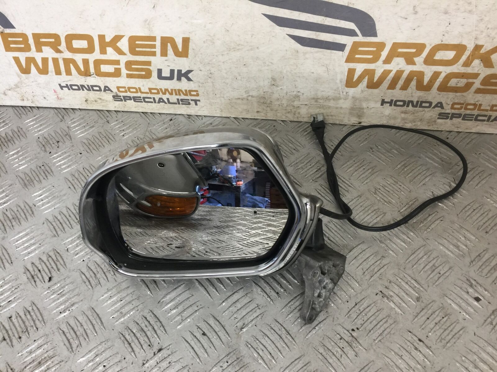HONDA GL1800 GL 1800 LEFT MIRROR  YEAR 2004-10 ABS (STOCK 890)