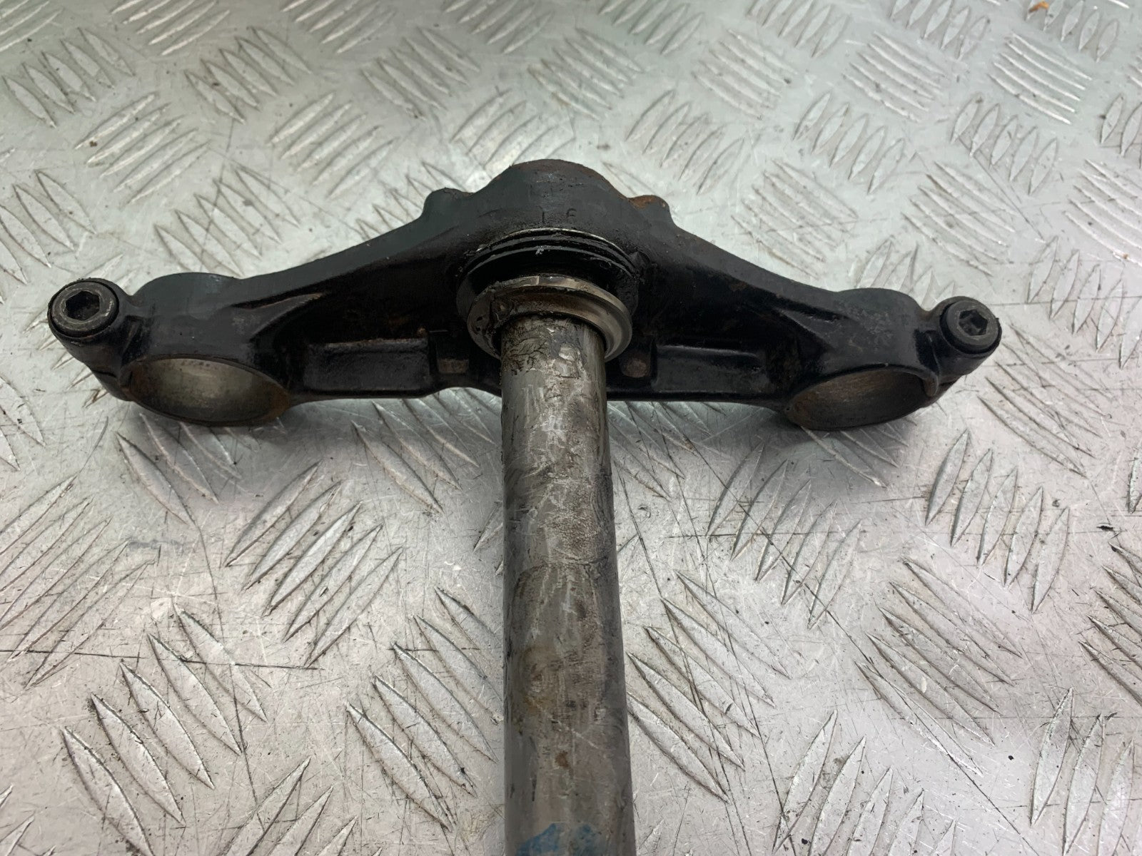 HONDA VT700 VT 700 SHADOW BOTTOM YOKE   YEAR 1984-85 (CMB1328)