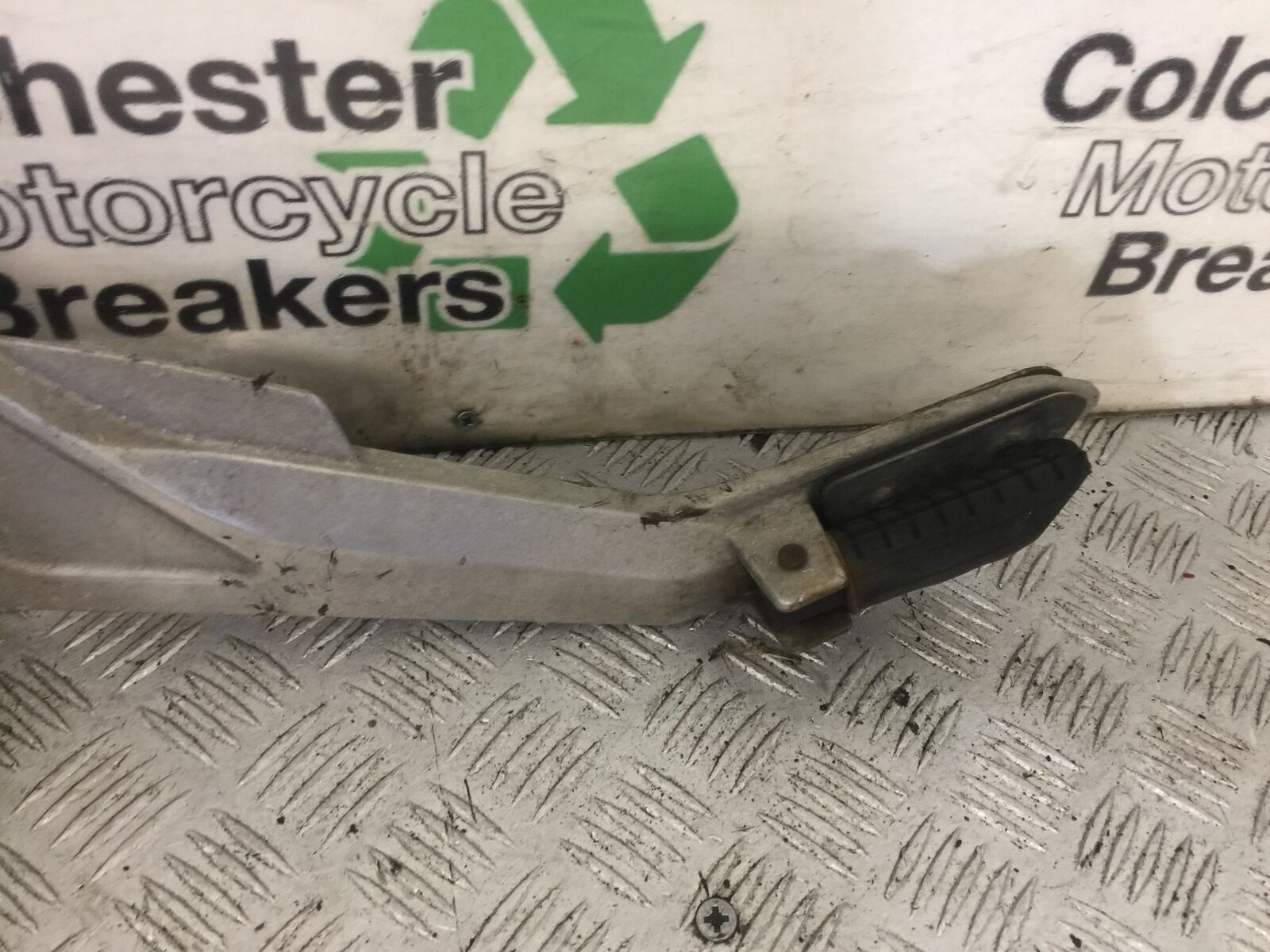 HONDA CB600 CB 600 HORNET LEFT HANGER  YEAR 1999-02 (STOCK 865)